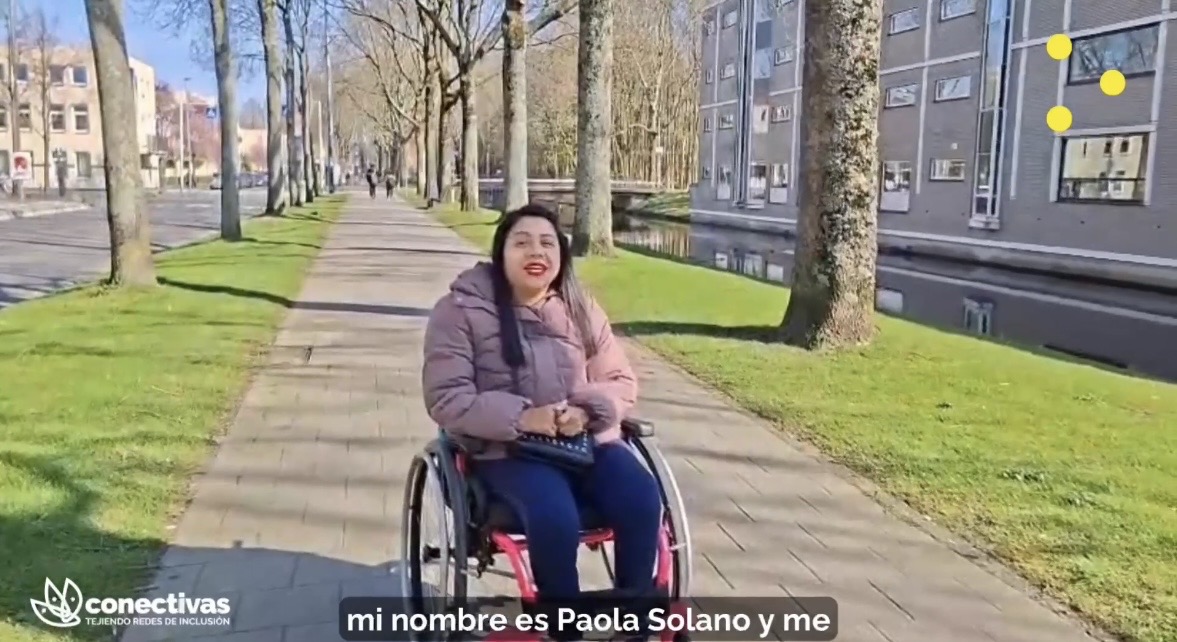 Una advertencia, no retroceder y sostenernos juntas